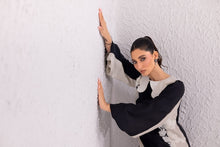 Load image into Gallery viewer, Black &amp; White